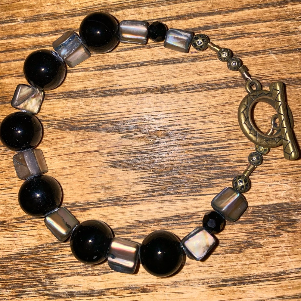 Handmade Black Onyx & Iridescent Shell Bracelet